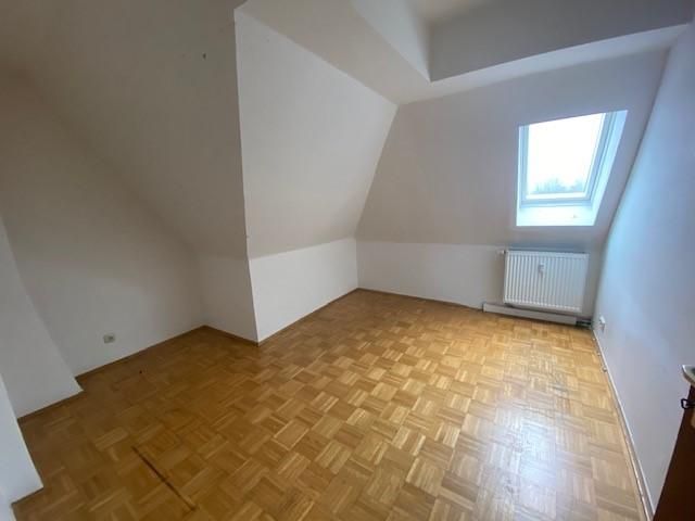 Großzügige Dachgeschoßwohnung - viel Platz für die junge Familie